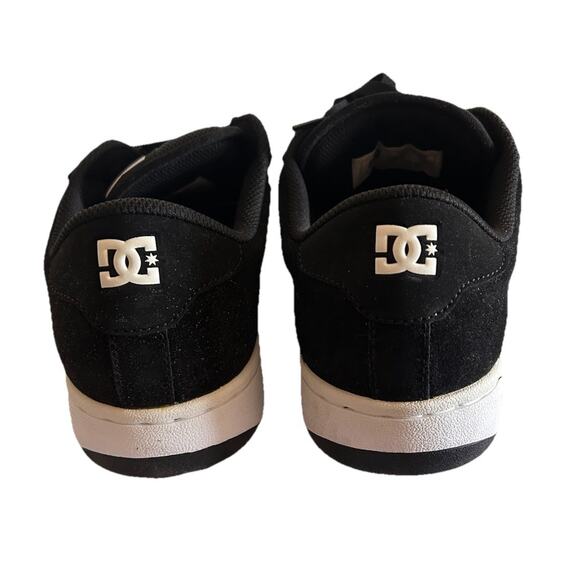 NEW MENS DC STRIKER SIZE 12 BLACK White SKATE SHOES -No Box